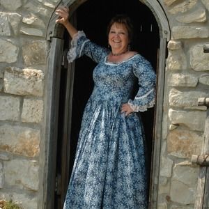 Meet your Posher, Lonna